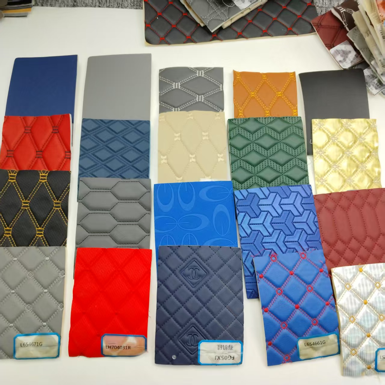 Comfortable Base Embroidery Quilted Quilted Leather