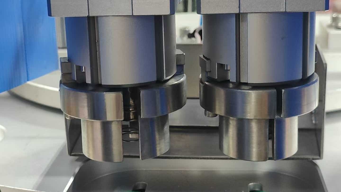 High-Speed Automatic Cap Assembly Machine With Integrated Cap Lifter | 2,500 CPH