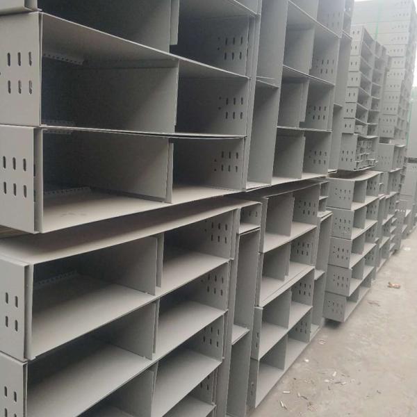 Good Fire Resistance 4 Inches Solid Cable Tray With Cover For Wireway System