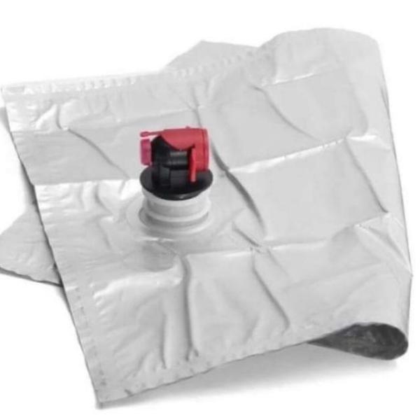 Flexible juice packaging pouch with multiple layer lamination providing excellent protection against moisture and oxygen