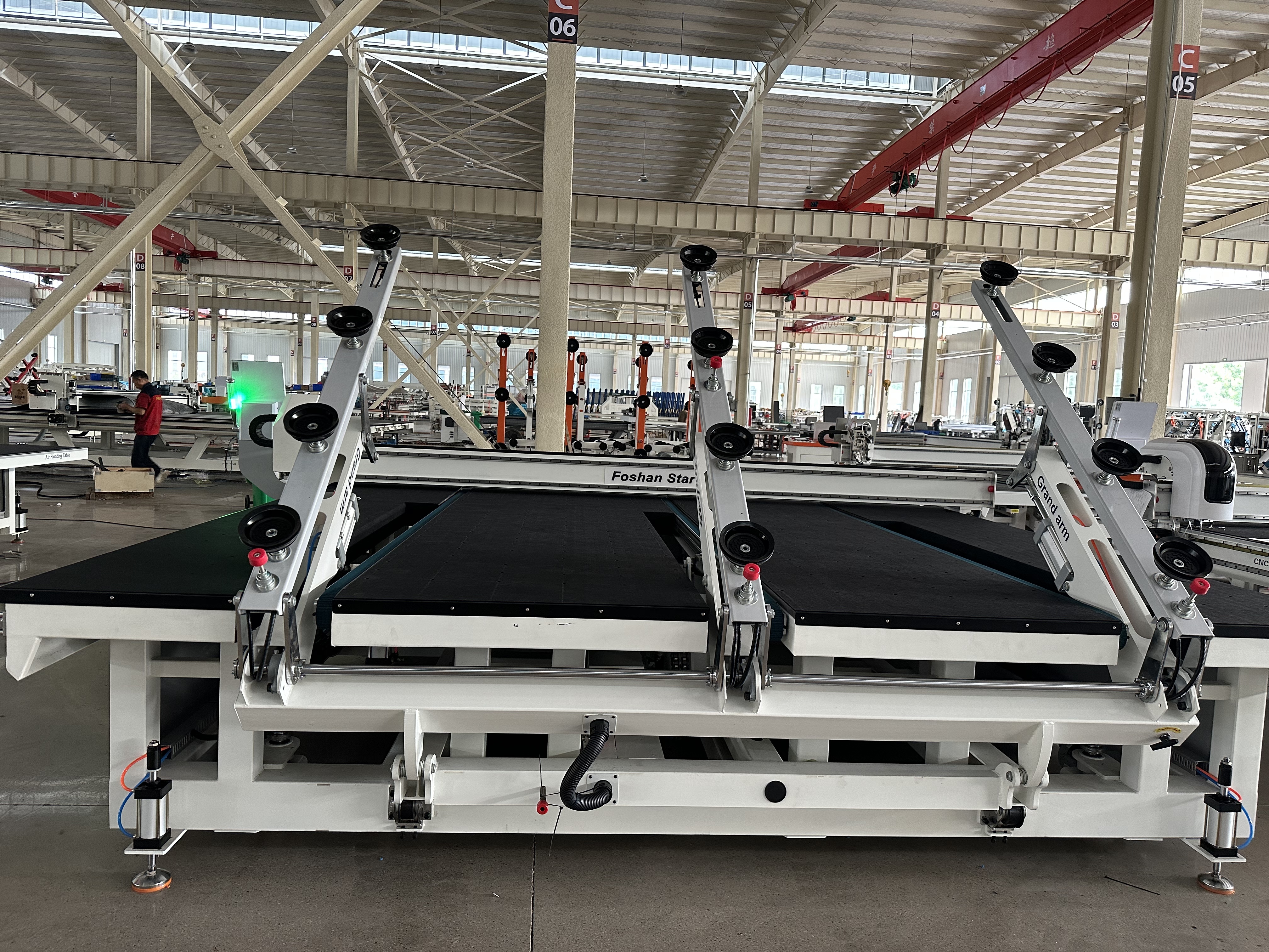Horizontal Full Automatic Glass Cutting Machine 220V For Large Scale Industrial Production