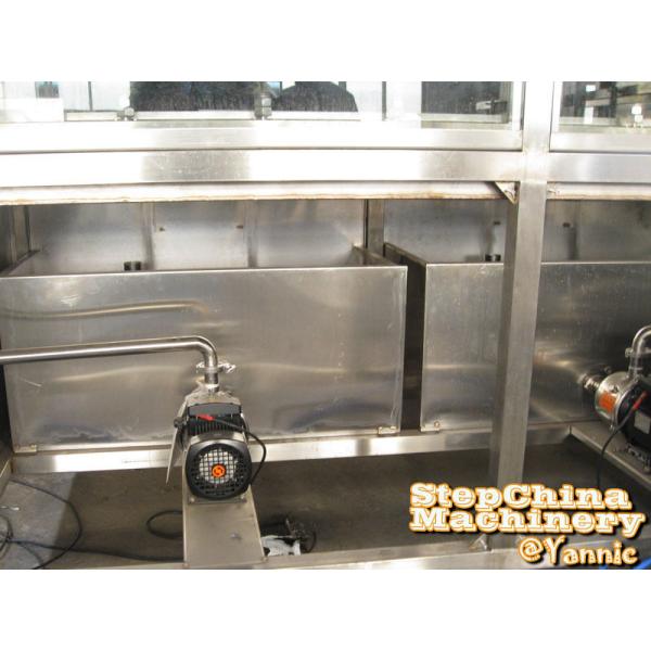 Bottle Washing Machine / External Washing Machine For Outside Cleaning Working