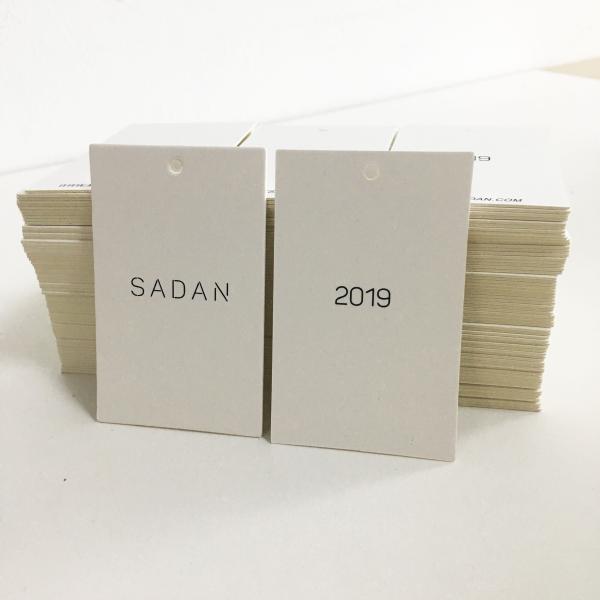 500pcs CDR Personalized Hang Tags Offset Silkscreen Printing ISO FAMA For Shirts