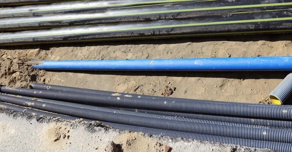 Outdoor Fiber Optic Cable Armored UV Resistant Lightweight Easy Installation Suitable Harsh Weather Conditions Performance