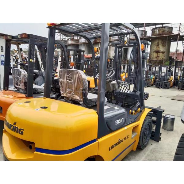 Yellow FD30T Forklift A Versatile Machine for Various Applications