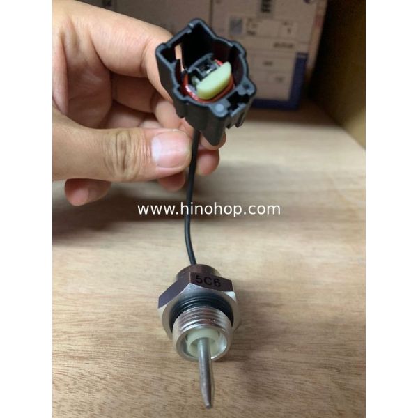 15662-E0010 Oil sensor FOR HINO P11C