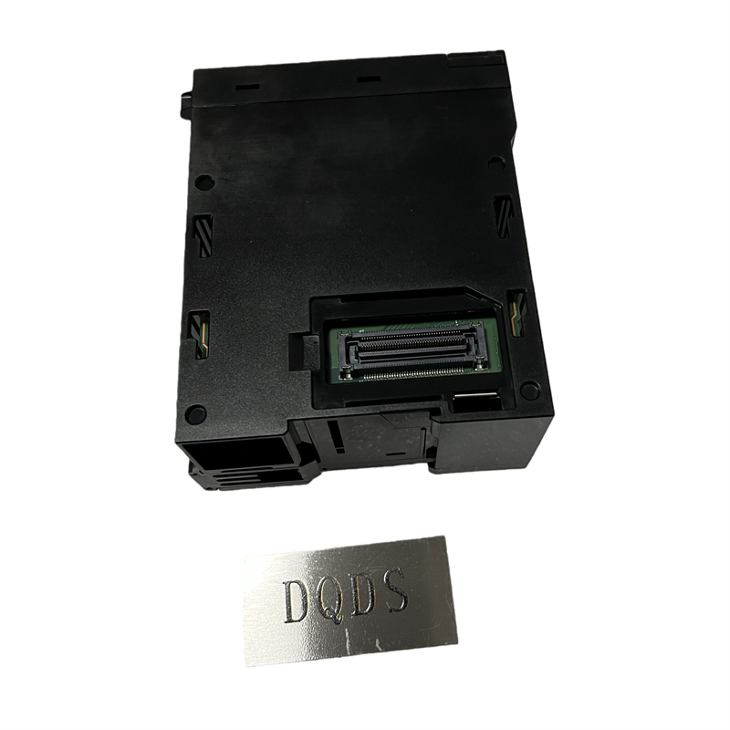 KEYENCE KV-XD02 Programmable Controller Data Utilization Unit Used for Fault Prevention