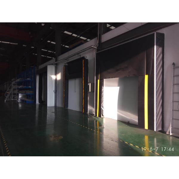 Industrial Warehouse Container Loading Dock Seals And Shelters With Yellow Stripes