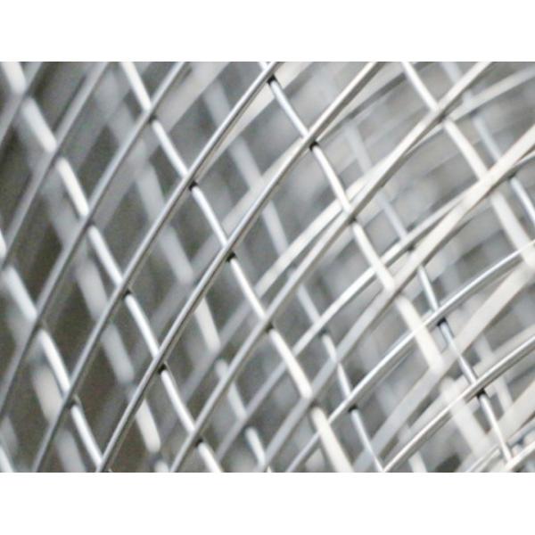 Electro Galvanized Welded Wire Mesh with 50M Roll Length and 0.5m Width for Animal Enclosures