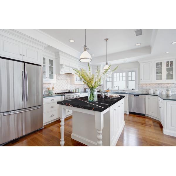 Black 3200*1600*20mm Size Calacatta Lightning Patterned Quartz Slab