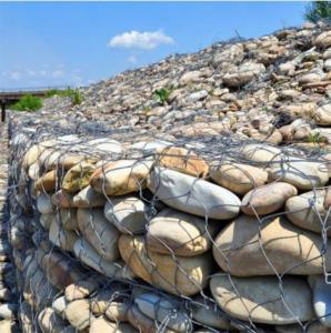 Quality Hot Dip Galvanized Gabion Box Wire Fencing Mesh 2.5mm for sale