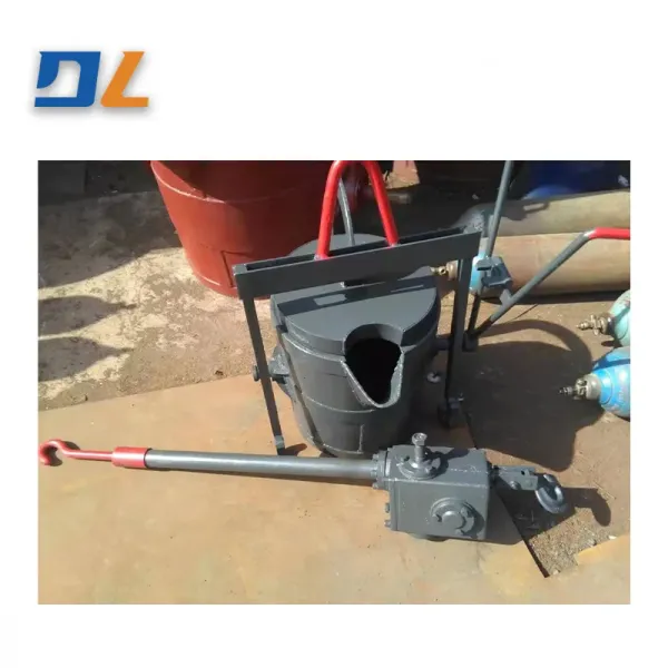 86 Pouring Iron Casting Ladle