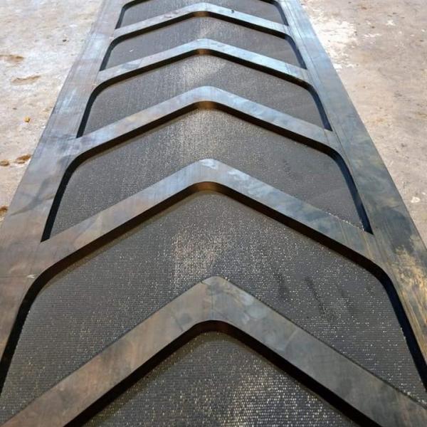 Close-V Chevron Shape Herring-Bone Pattern Rubber Conveyor Belt