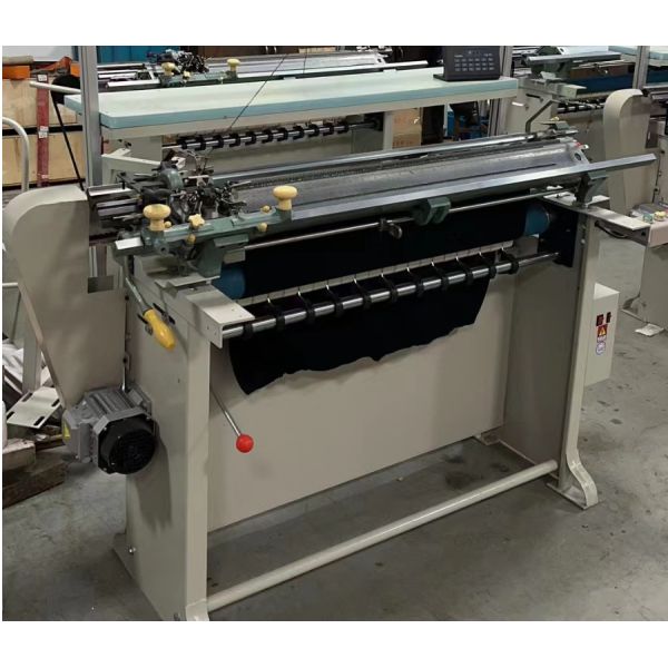 Single Carriage Semi Automatic Flat Knitting Machine with Three Systems 2790*2010*940mm