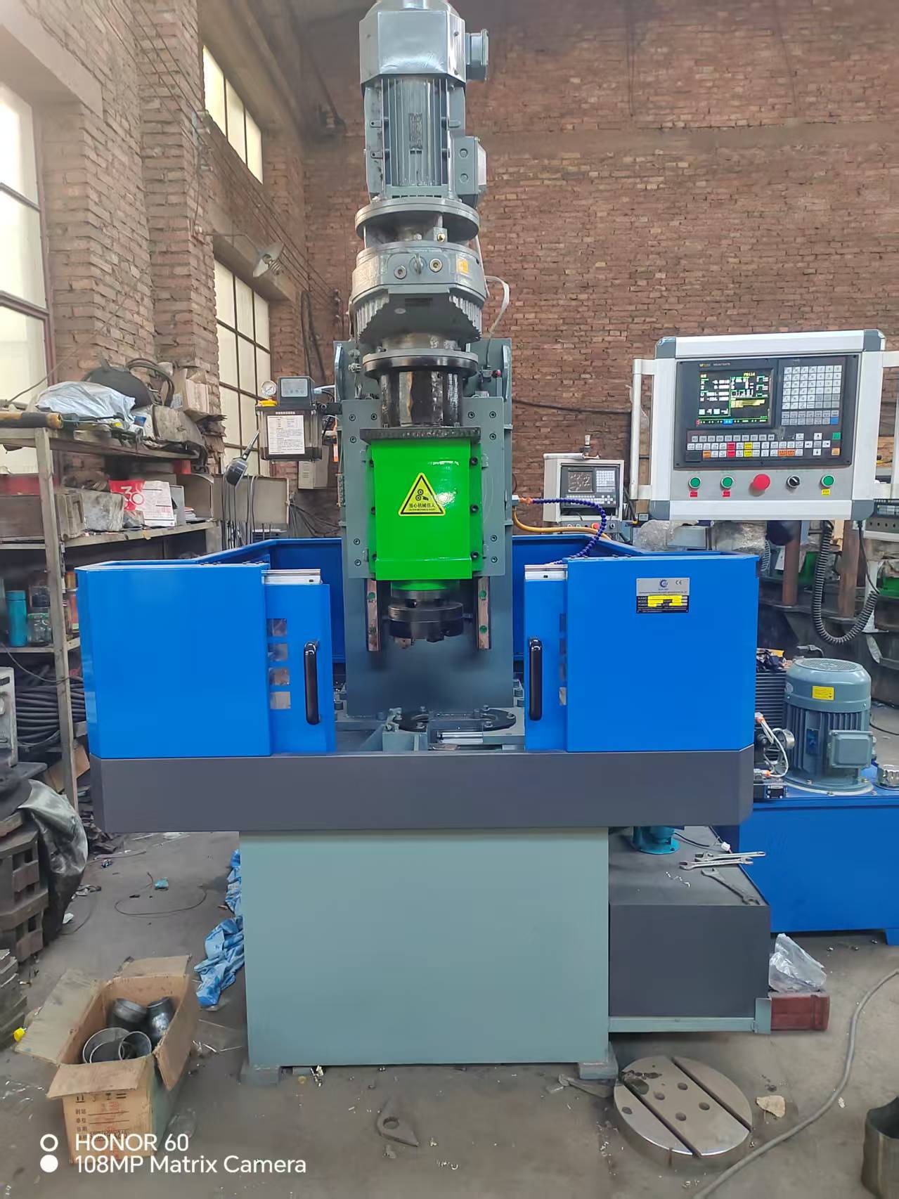 HUAWEI Tube Chamfering Machine operational view