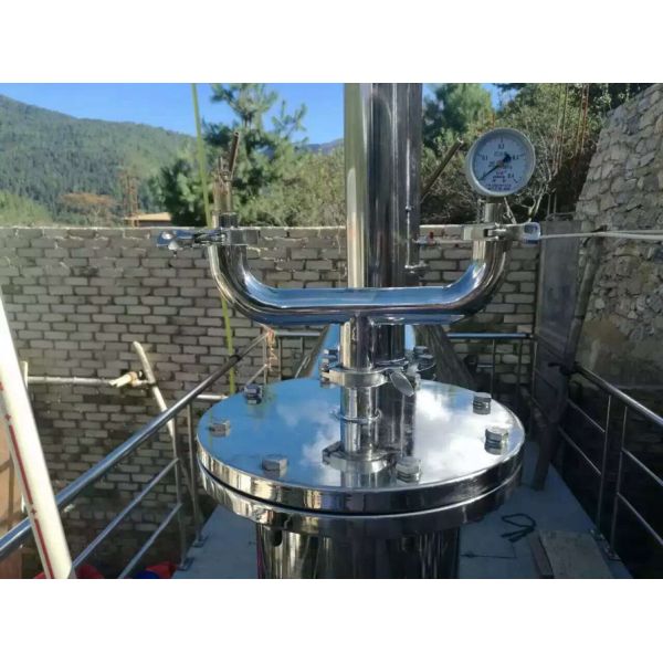 Distillation Plant Essential Oil Hydrodistillation Extraction Machine for Pine Essential Oil High Capacity Large Capacity