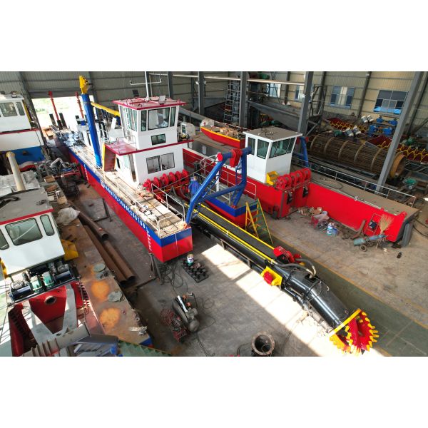 Hydraulic Driven Spud System Dredging Vessel for Customizable LOA