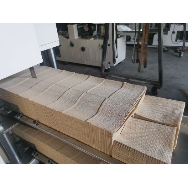 200m/Min Square Table Napkin Tissue Paper Making Machine 1/4 Fold