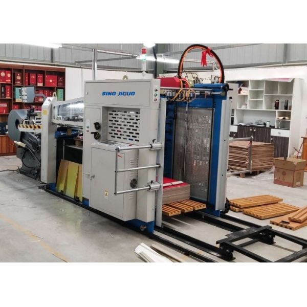 Manipulator Automatic Die Cutting Creasing Machine 0.2 - 5mm Sheet Thickness