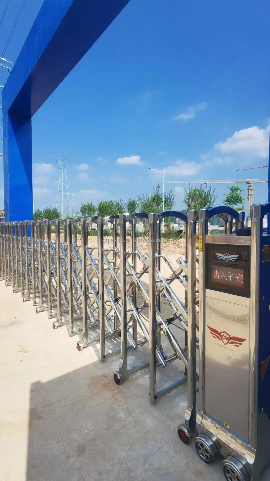 Aluminum Alloy Automatic Sliding Gate with Remote Control-Eco Friendly Durable Industrial Fencing for Hotel & Courtyard Use