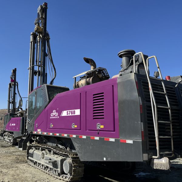 Hydraulic DTH Drilling Machine Rotary Torque 5500N. m Mining Machinery Integrated Drilling Rig
