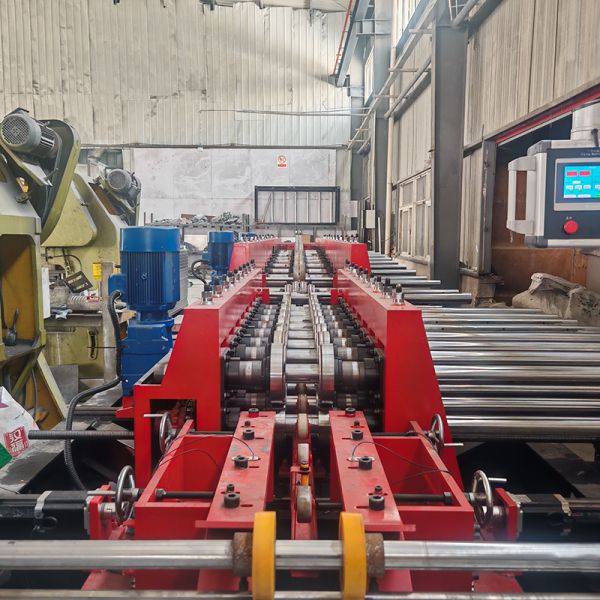 Hydraulic Cylinder Cutting Type Cable Tray Manufacturing Machine For Smooth And Precise Cable Tray Cutting Machine