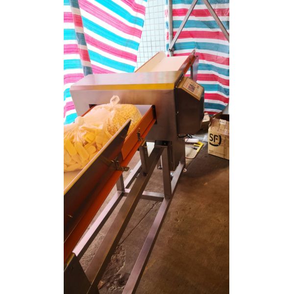 Long Conveyor Belt Metal Detector Equipment For Bulk Puffed Food