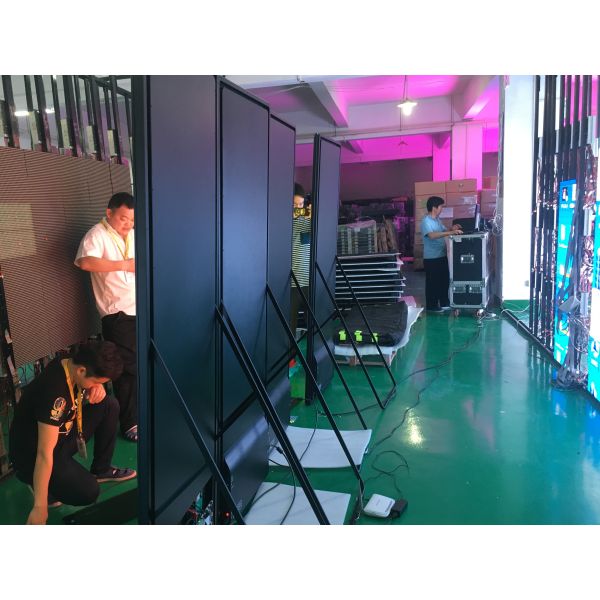 1000 Nits SMD1515 P2 Free Standing Poster Display