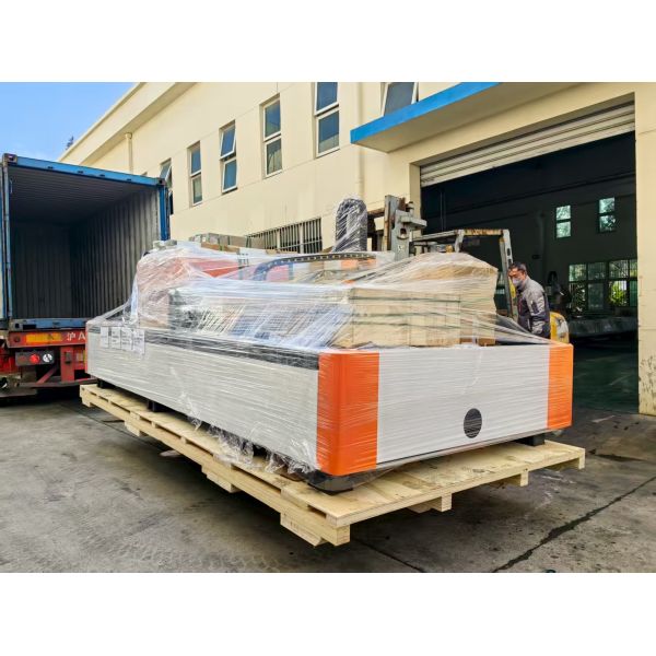 1500x3000mm Gantry CNC Fiber Laser Cutting Machine for Metal