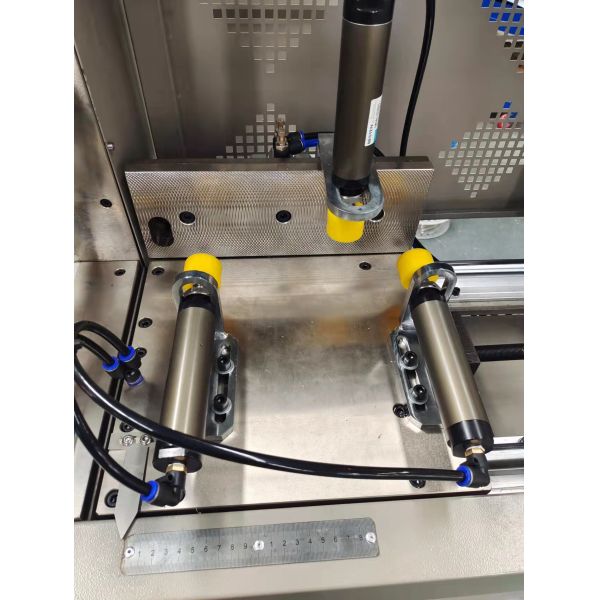 Full Automatic Corner Cutting Saw 500mm Blade Aluminum Window Making Machine