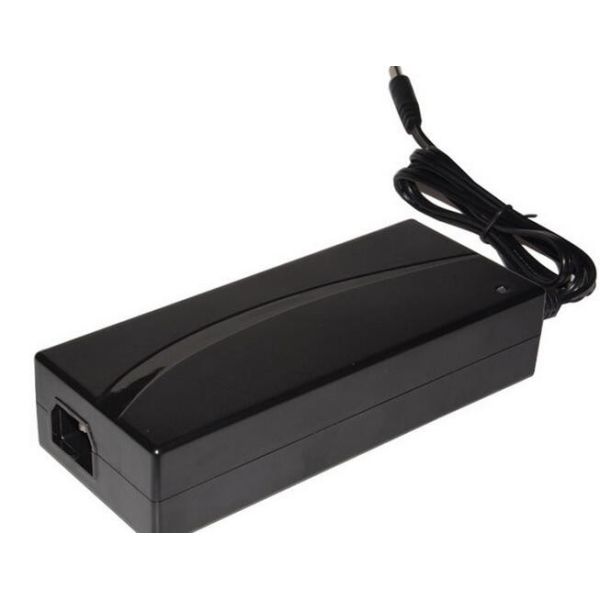 12V 5a AC DC Power Adapter Level 5 For CCTVs / Notebook 100 ~ 240v Input