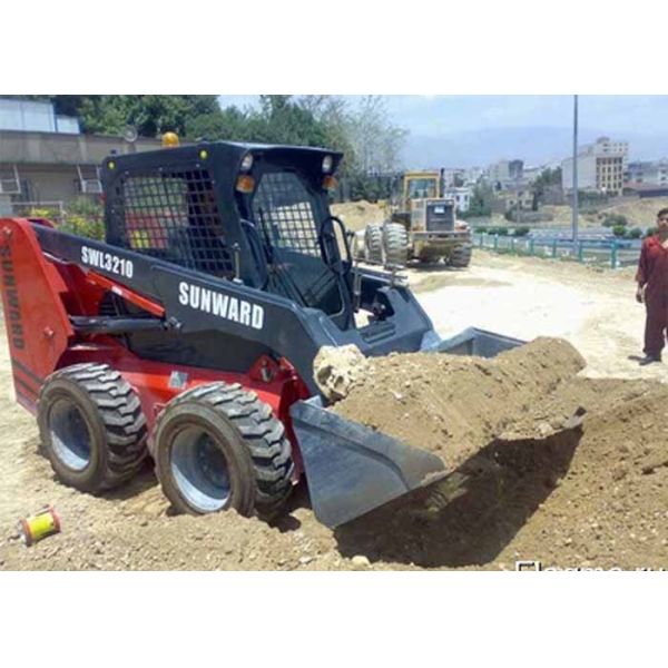 Full Hydraulic System Big Skid Steer Loader 75HP Power 950kg Load Capacity