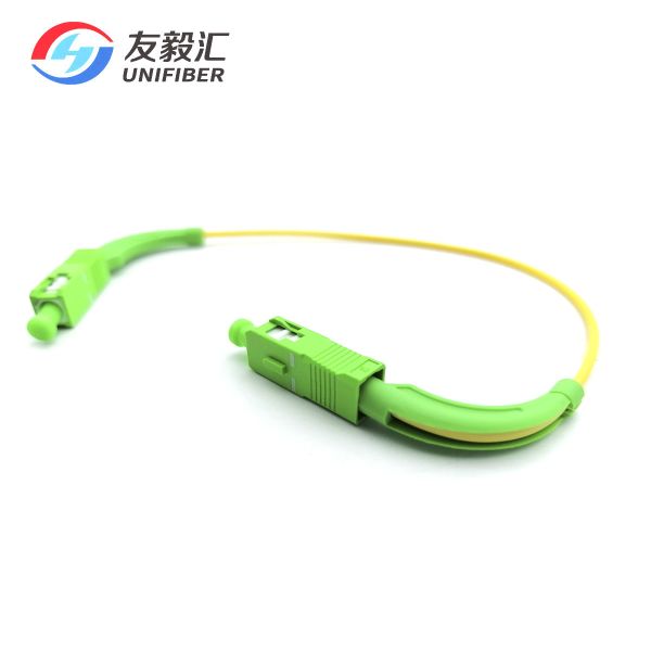 90 Degree Angled Boot SC / APC Simplex Fiber Optic Patch Cord Single Mode 0.3M
