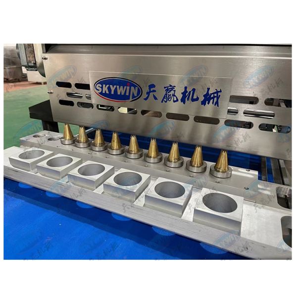 Small Volume PLC Cookie Biscuit Machine Tray Type Butter Biscuit Making Machine