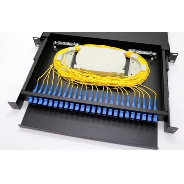 Light Weight Fiber Optic Terminal Box 24 Ports FTTH Rack Drawer Type With Patch Panel