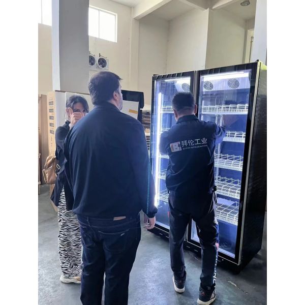 Customized Countertop Cake Display Cabinet Refrigerated Cake Display Case