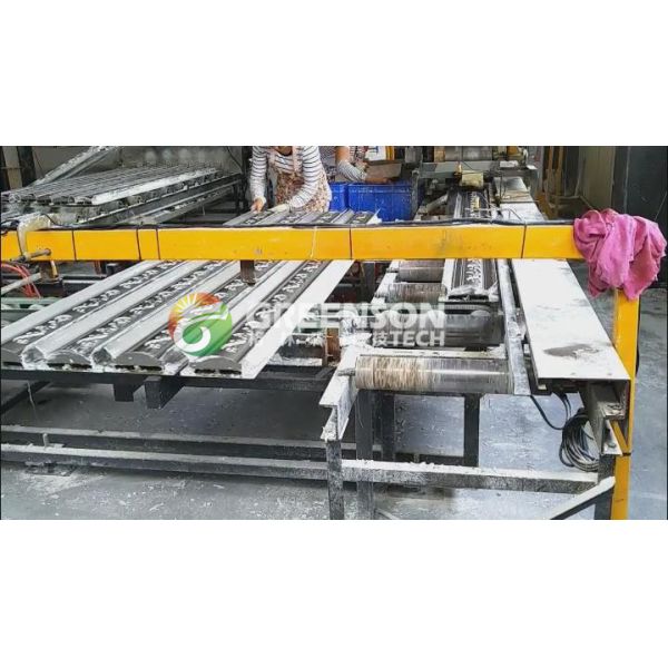 2000 Pcs Capacity Gypsum Cornice Machine High Performance