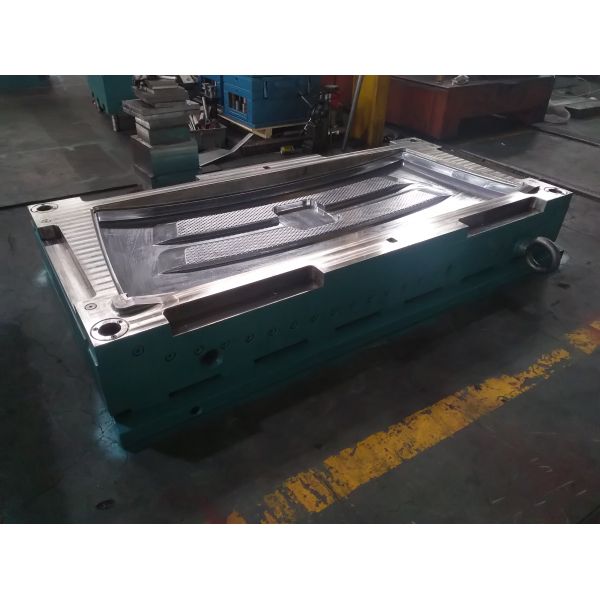 SMC Auto Panel Compression Mold 500000 Shots 60-90 Days Lead Time
