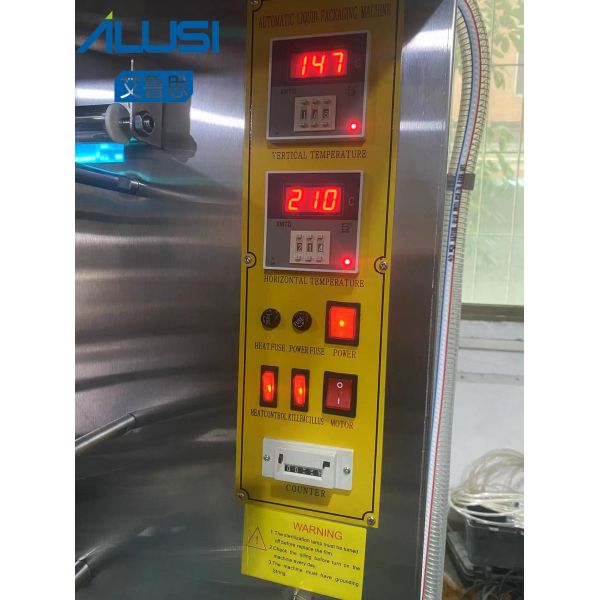 Automatic Water Pouch Packing Machine Pneumatic Driven 35-70 Bags / Min