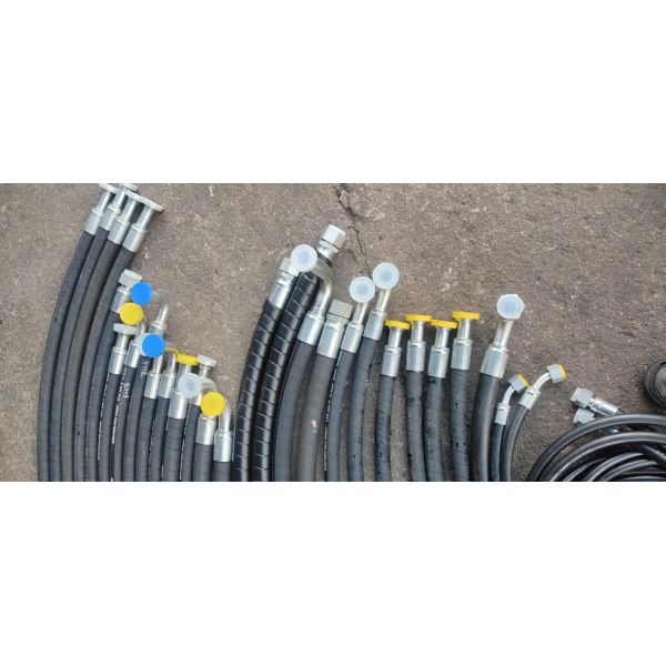 P32 hose crimping machine in operation