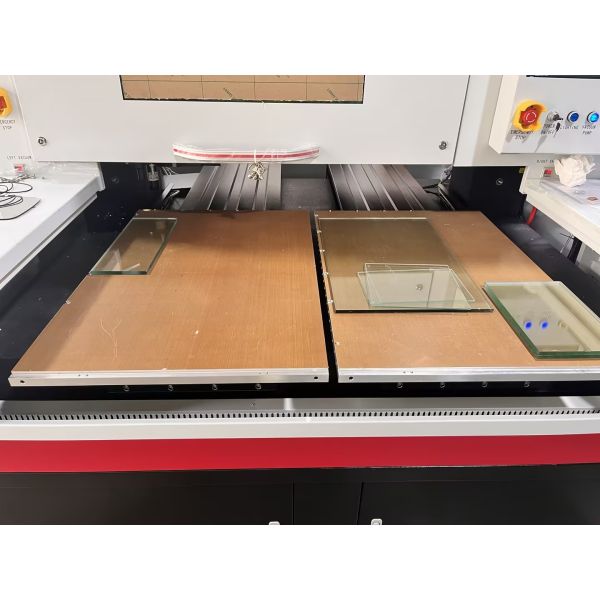 Laser Glass Cutting Machine equipped with precision optics and advanced laser sources to achieve superior cutting on glass To Speed 0-500mm/s