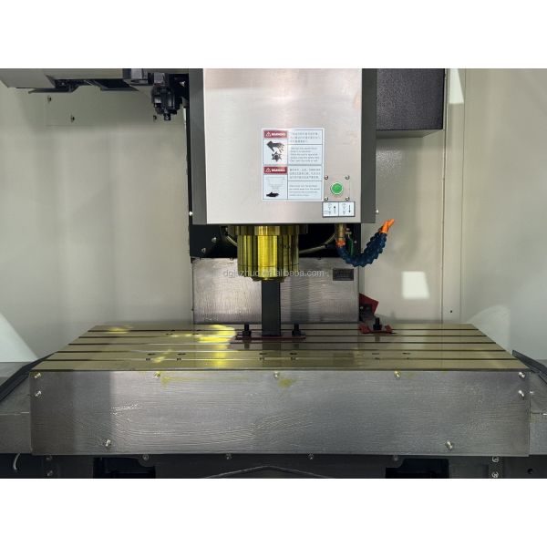 VMC855 spindle and tool magazine