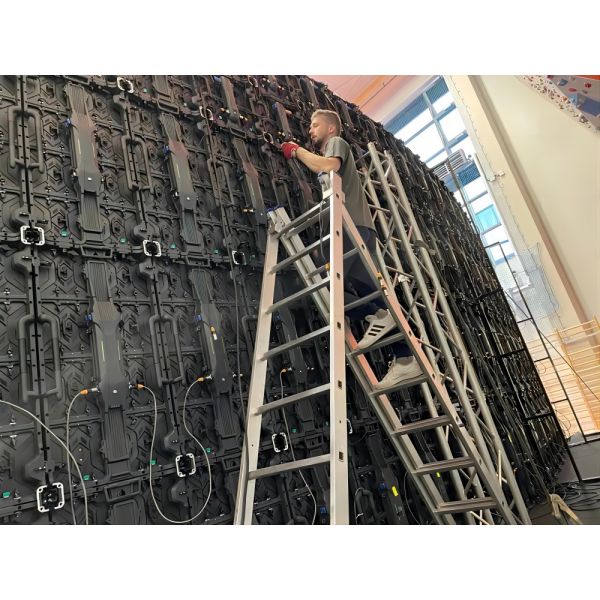 Indoor Rental LED Display Panel with Removable Power Box 3840Hz Refresh Rate