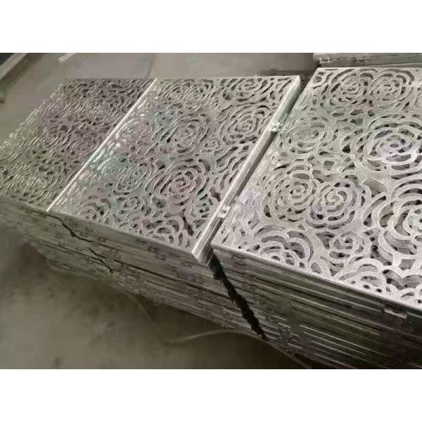 Irregular Decorative Aluminum Perforated Metal Sheet 0.5mm Thickness 2.0m Width