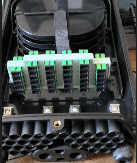 Black Terminal Box for FTTx Optical Cable Connection Insulation Resistance
