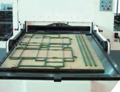 TD1650S Automatic Corrugated Box Die Cutting Machine With Stripping
