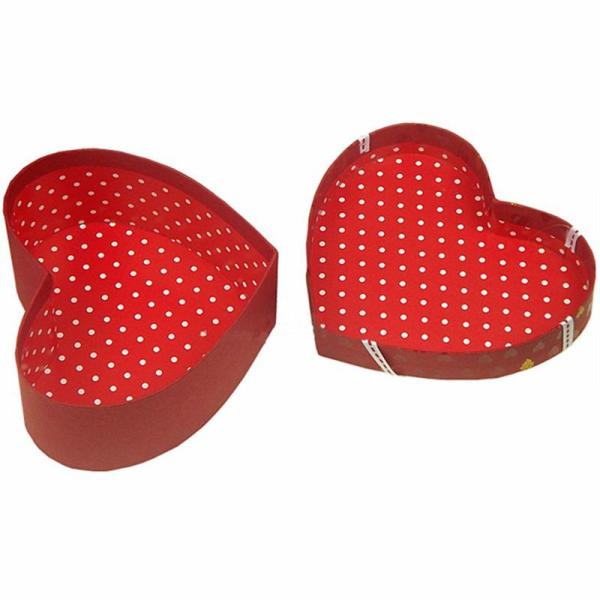 Red Customized Gift Box Heart Shaped Paper Chocolate Packaging Box With Logo Printing
