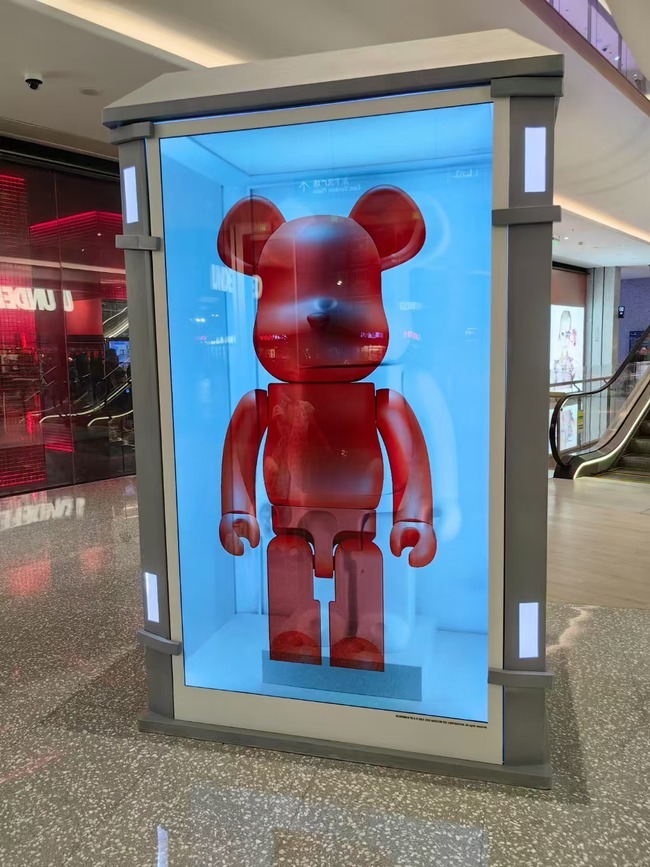 98 Inch Transparent Video Showcase Turning Large Spaces into Immersive Visual Storytelling Scenes
