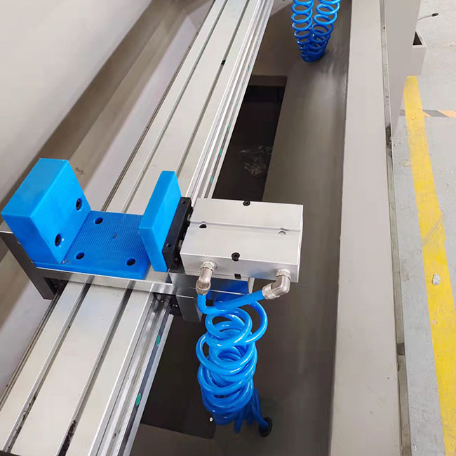 Aluminum CNC Drilling Milling Machine 800mm Automatic Drilling And Tapping