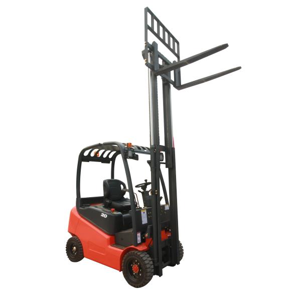 CPD20E 2t Logistics Forklift Transporting Heavy Machinery